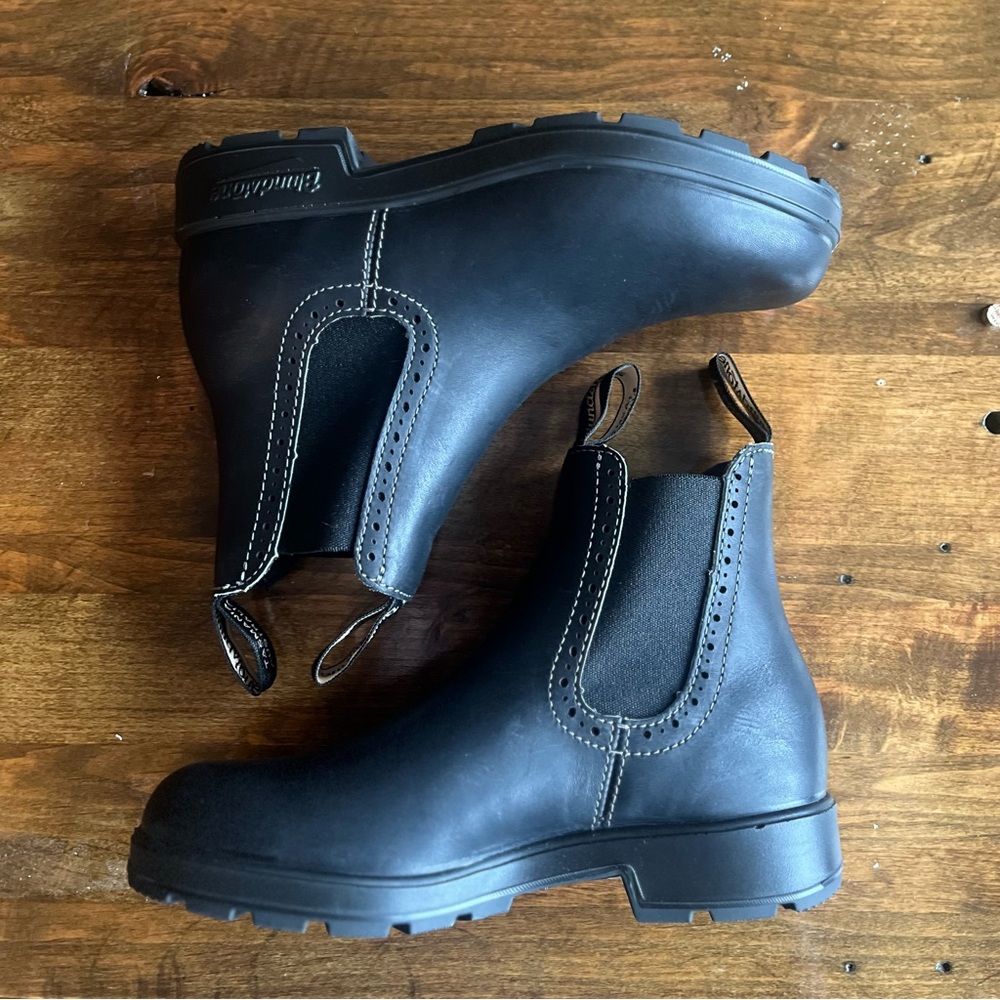 Black Blundstone High Top women’s Chelsea Boots NEW w/o tags